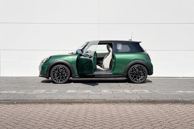 Mini COOPER S 3-deurs Favoured XL MINI Cooper 3-deurs 2.0 Cooper S Favoured XL | Pakket XL | Dak en spiegelkappen in Jetblack