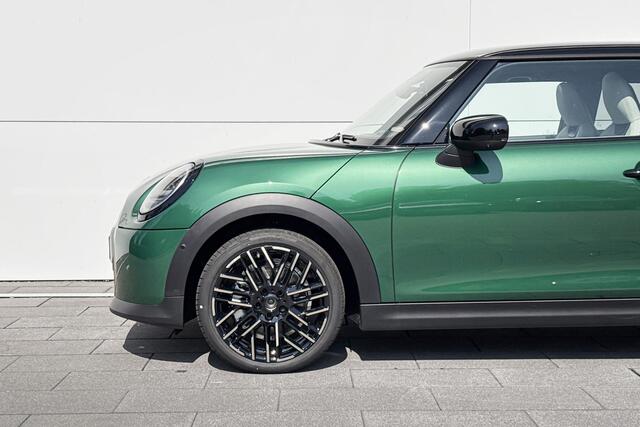 Mini COOPER S 3-deurs Favoured XL MINI Cooper 3-deurs 2.0 Cooper S Favoured XL | Pakket XL | Dak en spiegelkappen in Jetblack