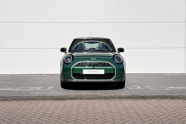 Mini COOPER S 3-deurs Favoured XL MINI Cooper 3-deurs 2.0 Cooper S Favoured XL | Pakket XL | Dak en spiegelkappen in Jetblack