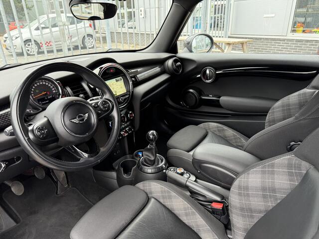 Mini COOPER S Mini 2.0 Chili Serious Business Navigatie, half leer, Comf.intr, LED verl, etc..