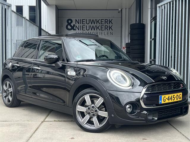 Mini COOPER S Mini 2.0 60 Years Edition | AUTOMAAT | HEAD-UP DISPLAY | LEDER | SCHUIF/KANTELDAK | CARPLAY/ANDROID | CAMERA | HARMAN/KARDON | NAVI | CRUISE CONTROL | PDC V+A | CLIMATE CONTROL | LMV 17'' | STOELVERWARMING | LED | BLUETOOTH