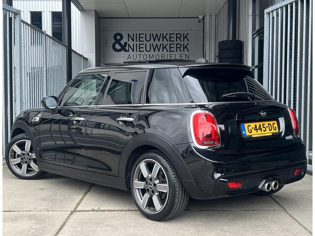 Mini COOPER S Mini 2.0 60 Years Edition | AUTOMAAT | HEAD-UP DISPLAY | LEDER | SCHUIF/KANTELDAK | CARPLAY/ANDROID | CAMERA | HARMAN/KARDON | NAVI | CRUISE CONTROL | PDC V+A | CLIMATE CONTROL | LMV 17'' | STOELVERWARMING | LED | BLUETOOTH