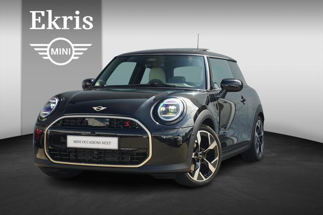 Mini COOPER S Mini / Favoured Uitvoering / Pakket XL / 18'' LM Velgen