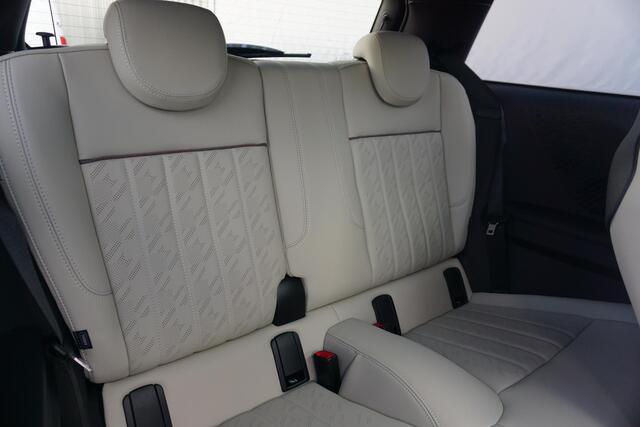 Mini COOPER S Mini / Favoured Uitvoering / Pakket XL / 18'' LM Velgen