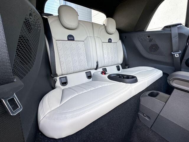 Mini COOPER S Mini Cabrio 2.0 Favoured XL