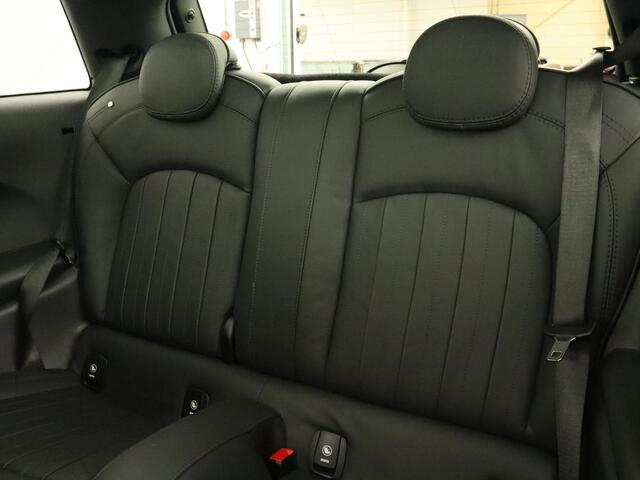 Mini COOPER S 2.0 60 Years | Panoramadak | Stoelverwarming | Leder | Head-Up | Park Assist | Carplay | Navigatie | Keyless | Full LED | Harman/Kardon | Climate control | Cruise control