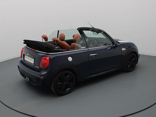 Mini COOPER S Mini Cabrio 190pk Night Jack Edition Automaat Harman Kardon | Camera | Adapt. Cruise | Parkeersens. v+a | Stoelverw.