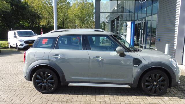 Mini COUNTRYMAN Mini 1.5 Cooper Pepper Xenon Navi 18i lmv Harman/Kardon Headup Stoelpack 52.000,- nieuw