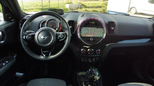 Mini COUNTRYMAN Mini 1.5 Cooper Pepper Xenon Navi 18i lmv Harman/Kardon Headup Stoelpack 52.000,- nieuw