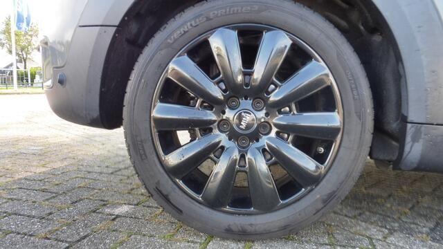 Mini COUNTRYMAN Mini 1.5 Cooper Pepper Xenon Navi 18i lmv Harman/Kardon Headup Stoelpack 52.000,- nieuw
