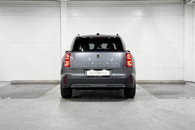 Mini COUNTRYMAN E | Classic Uitvoering | Pakket M | 19" JCW Runway Spoke Jet Black