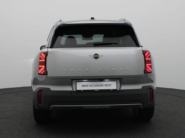 Mini COUNTRYMAN Favoured Pakket M + Glazen panoramadak + Parking Assistant + Driving Assistant + Comfort Access + 18'' + Led