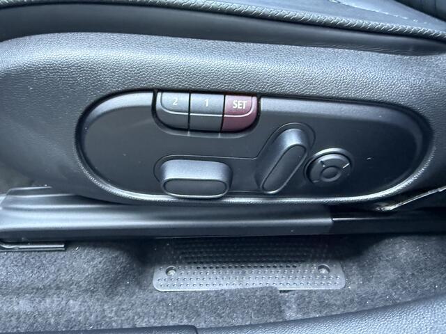 Mini COUNTRYMAN 1.5 Cooper Yours Pano/Leder/Camera/HUD AS ZATERDAG GESLOTEN