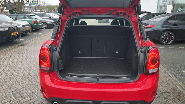 Mini COUNTRYMAN Cooper S Glazen panoramadak / JCW Pakket / 19'' / LED-koplampen met uitgebreide functies / Klasse 3 Alarm / Navigatie