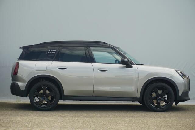 Mini COUNTRYMAN C / Classic Uitvoering / Pakket L / 19'' LM Velgen /