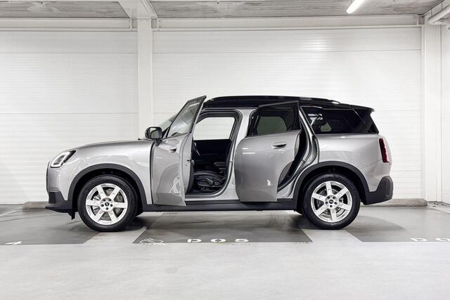 Mini COUNTRYMAN C MINI Countryman 1.5 C Classic M Plus | Pakket M Plus | Dak en spiegelkappen in Jetblack