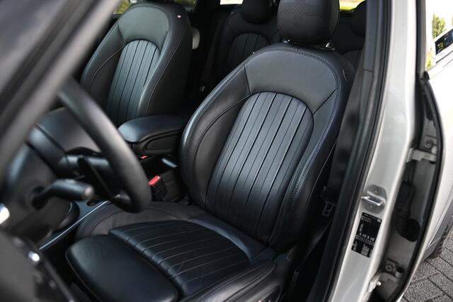 Mini COUNTRYMAN Cooper S Chili Automaat / Panoramadak / Achteruitrijcamera / Head-Up / LED / Park Assistant / Stoelverwarming / Comfort Access