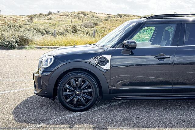 Mini COUNTRYMAN Cooper S E ALL4 Classic | Glazen Panoramadak | Stoelverwarming | Head-up Display | Achteruitrijcamera |