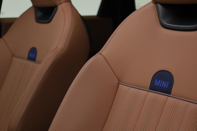 Mini COUNTRYMAN Mini 1.5 C Favoured | Pakket XL | Pano | HUD | Massage | Harman Kardon | 20'' | Elek. Trekhaak |