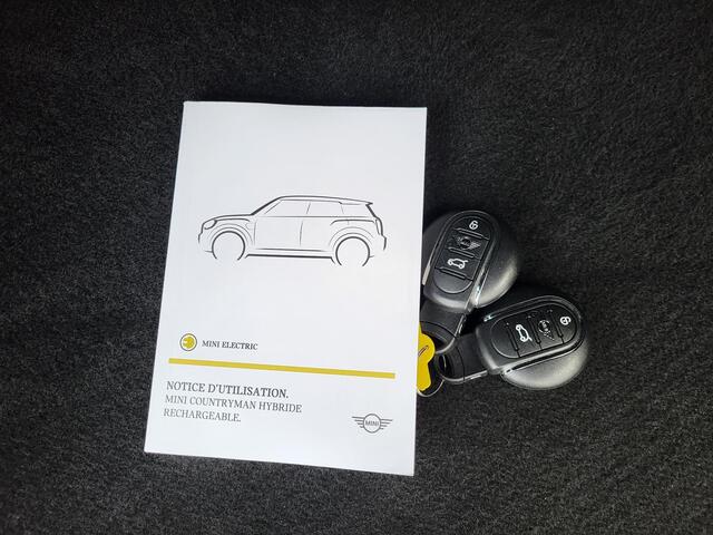 Mini COUNTRYMAN Mini 2.0 Cooper S E ALL4 Essential Automaat / Navigatie / Camera / Headup Display / Verwarmde voorstoelen / Automatische airco /