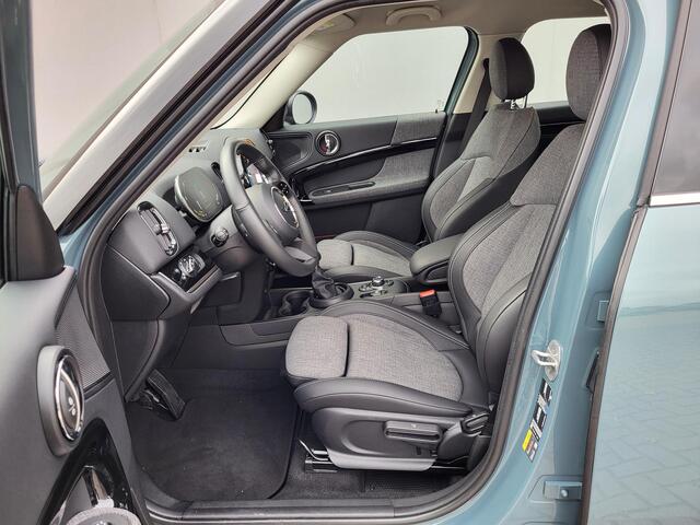 Mini COUNTRYMAN Mini 2.0 Cooper S E ALL4 Essential Automaat / Navigatie / Camera / Headup Display / Verwarmde voorstoelen / Automatische airco /