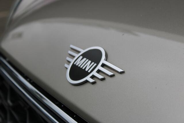 Mini COUNTRYMAN Cooper S Automaat / Panoramadak / JCW Sportstoel / Achteruitrijcamera / Comfort Access / Stoelverwarming / LED / Harman-Kardon