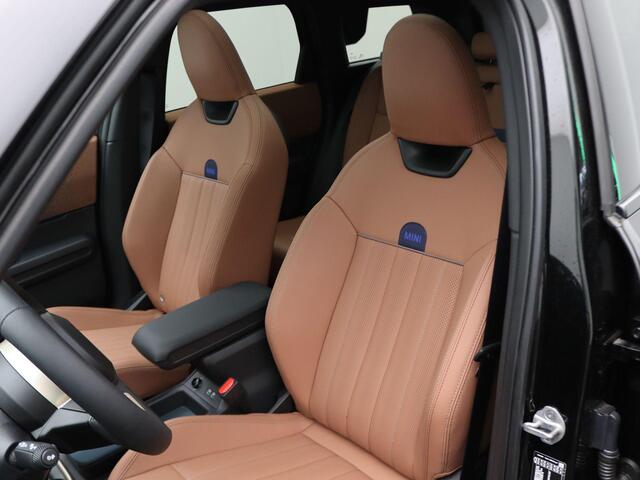 Mini COUNTRYMAN Mini SE ALL4 Favoured L 66.5 kWh Demo voertuig korting per gereden kilometer. Neem contact op voor de actuele prijs.