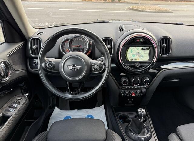 Mini COUNTRYMAN Mini 1.5 Cooper Pepper.Navi,Panorama,LED,Half leer. Volle auto !!!Dealer ond !