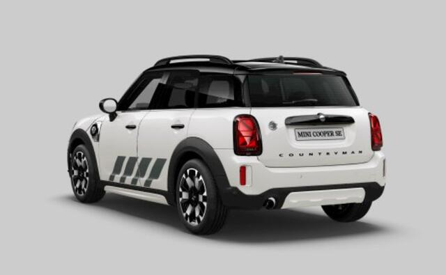 Mini COUNTRYMAN Mini 2.0 Cooper S E ALL4 Untamed Edition Panoramadak - Head up - elektrische stoelverstelling - Comfort acces - Driving/Parking Assistant - Active Cruise Control - Harman Kardon - Getinte Ruiten -
