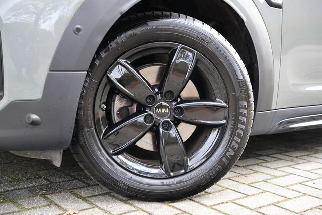 Mini COUNTRYMAN Mini 1.5 Cooper MINI Yours Pano | HUD | Leder | Harman Kardon | Camera | Keyless | Adap cruise | Elektr stoel met memory | Trekhaak | etc.