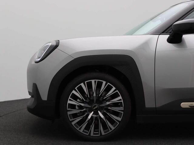 Mini Electric Aceman SE John Cooper Works Pakket M + Glazen panoramadak + Driving Assistant + Parking Assistant + Elektrisch verwarmde voorstoelen +19'' + LED