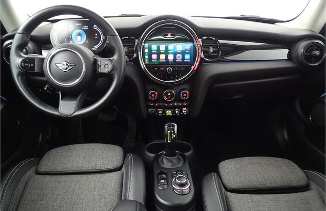 Mini Electric Cooper SE PANO Classic schuifdak, Apple Carpay, Stoelverwarm, cruise c, bluetooth, Union Jack achterlichten, navy.