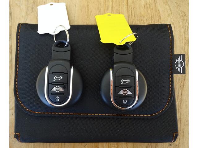 Mini Electric Cooper SE PANO Classic schuifdak, Apple Carpay, Stoelverwarm, cruise c, bluetooth, Union Jack achterlichten, navy.