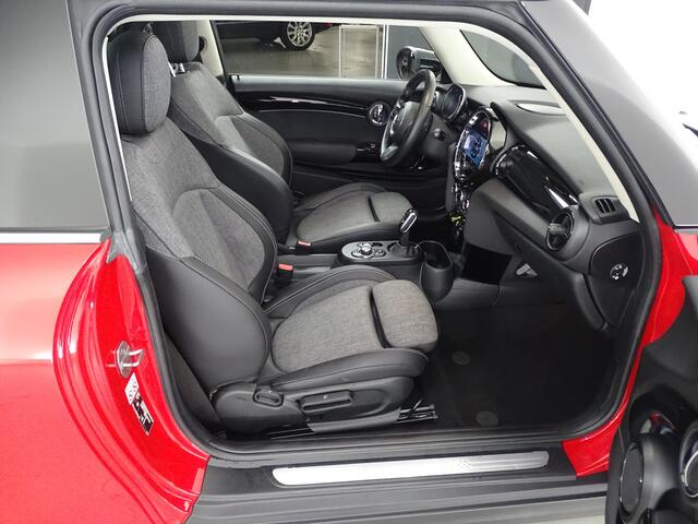 Mini Electric Cooper SE PANO Classic schuifdak, Apple Carpay, Stoelverwarm, cruise c, bluetooth, Union Jack achterlichten, navy.