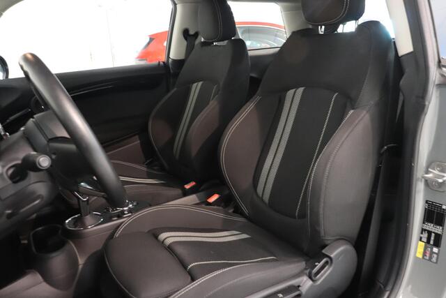 Mini Electric Mini Basic 33 kWh | Climate Control | Snellader | Cruise control | Bluetooth | LED koplampen | Navigatie |