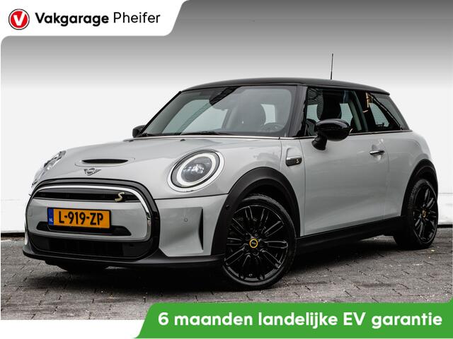 Mini Electric Mini Classic 33 kWh Full map navigatie/ Stoelverwarming/ Sportstoelen/ Carplay/