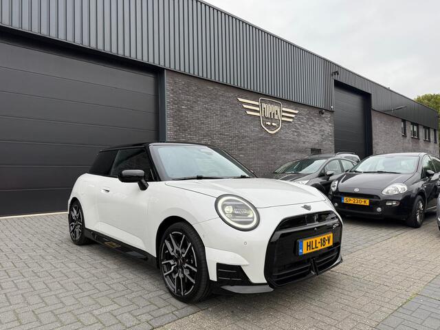 Mini Electric Mini Cooper SE John Cooper Works XL 54.2 kWh | 1E EIGENAAR | HARMAN KARDON | PANO | HEAD-UP | LED | CARPLAY | DAB | BOMVOL | CAMERA |