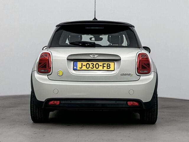 Mini Electric Mini Charged 33 kWh 184PK | Harman Kardon Audio | Head-Up Display | Lederen Bekleding | Stoelverwarming | Achteruitrijcamera | BTW Auto