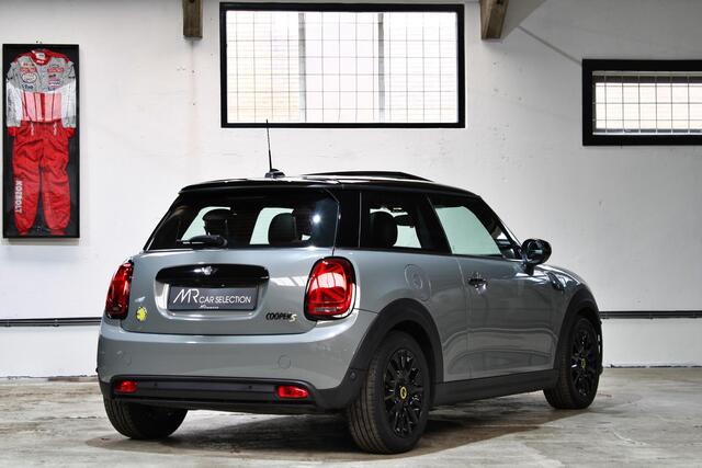 Mini Electric Mini Business Edition 33 kWh | Panoramadak | Driving Assist | Comfort Plus | NL auto | BTW |
