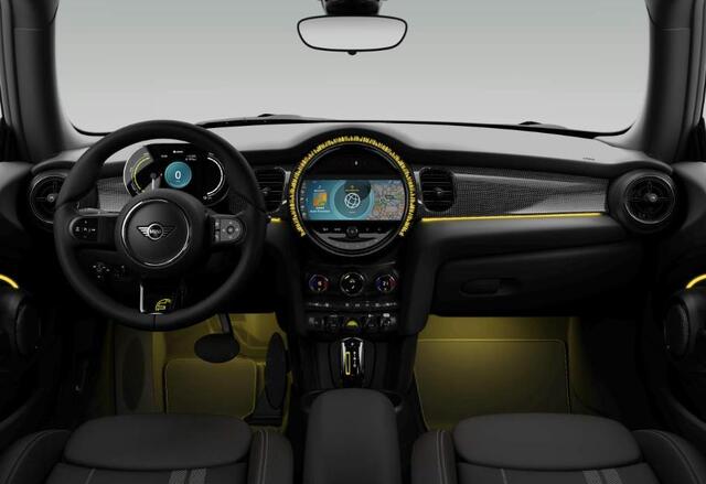 Mini Electric Mini MINI Electric 33 kWh Cruise Control - Driving assistant - Comfort Access - Elektrisch inklapbare buitenspiegels - Elektrisch verwarmbare voorstoelen - Binnenlichtpakket - Warmtepomp - Regensensor