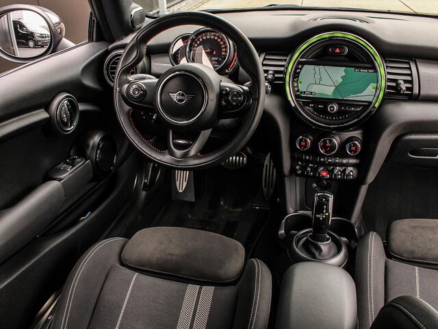 Mini John Cooper Works 1.5 136PK Automaat JCW Pakket | HARMAN EN KARDON | KEYLESS | SFEERVERLICHTING | NAVI | PDC |