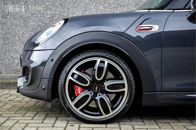 Mini John Cooper Works Cabrio 2.0 Chili F1 Aut. | Navigatie | Head-Up | H&K | Leder/Alcantara | LED | PDC | 18"LM | Thunder Grey