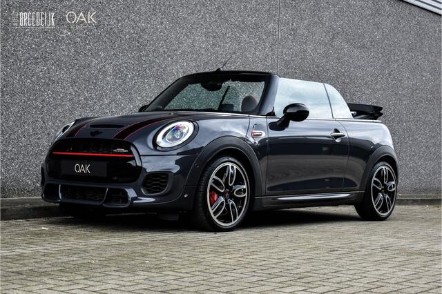 Mini John Cooper Works Cabrio 2.0 Chili F1 Aut. | Navigatie | Head-Up | H&K | Leder/Alcantara | LED | PDC | 18"LM | Thunder Grey