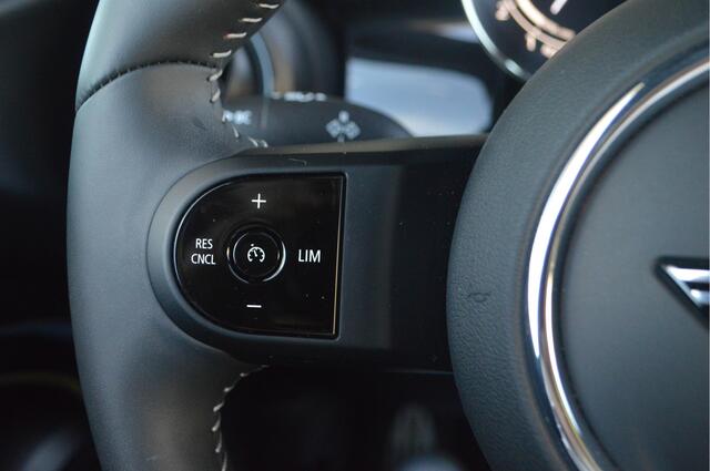 Mini John Cooper Works Hatchback JCW Automaat / Panoramadak / Sportstoelen / Adaptief onderstel / Multifunctioneel stuurwiel / LED / Cruise Control / Navigatie