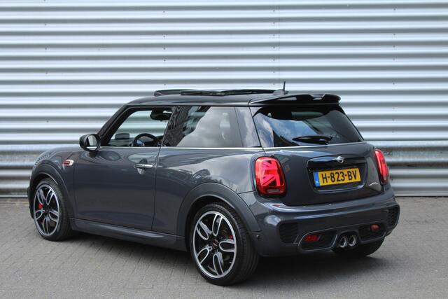 Mini John Cooper Works 2.0 232pk JCW Chili AUTOMAAT NL-Auto NAP 44dkm Clima Cruise Navi Camera Panoramadak HUD LMV