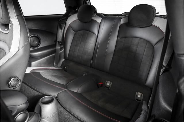Mini John Cooper Works S 2.0 Cooper | S/K Panodak | Dig.Cockpit | Adapt.Cruise | Stoelverw. | Camera+PDC | NAV+App.Connect | Auto.Airco | LM 17" |