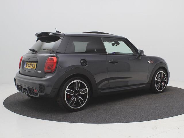 Mini John Cooper Works Mini 2.0 Chili / dealer onderhouden / JCW 231 PK / Head up / Harman Kardon Audio / Panoramadak / Alarm klasse 3 / Stoelverwarming /