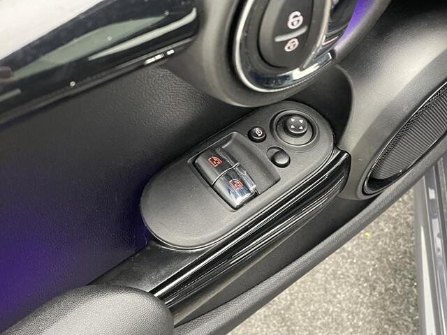 Mini John Cooper Works Mini 2.0 Chili / dealer onderhouden / JCW 231 PK / Head up / Harman Kardon Audio / Panoramadak / Alarm klasse 3 / Stoelverwarming /