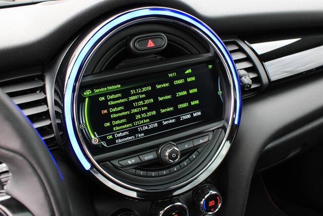 Mini John Cooper Works Mini 2.0 Chili Melting Silver | 231 PK | Pano | Yours Leder | Comfort Access | Camera | Black Trim | Union Jack | Dealer Onderhouden | LED