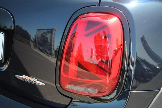 Mini John Cooper Works Hatchback Chili Automaat / Panoramadak / Achteruitrijcamera / Adaptieve LED / Active Cruise Control / Comfort Access / Head-Up / Adaptief onderstel